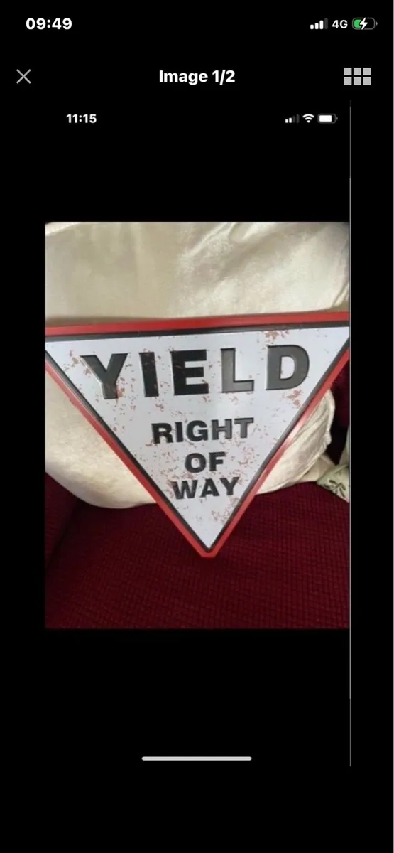 Metal ‘Yield Right of Way ‘ Sign - Image 1