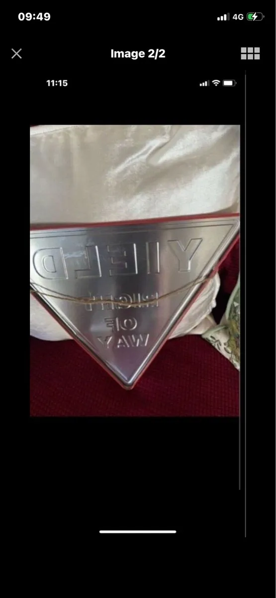 Metal ‘Yield Right of Way ‘ Sign - Image 2