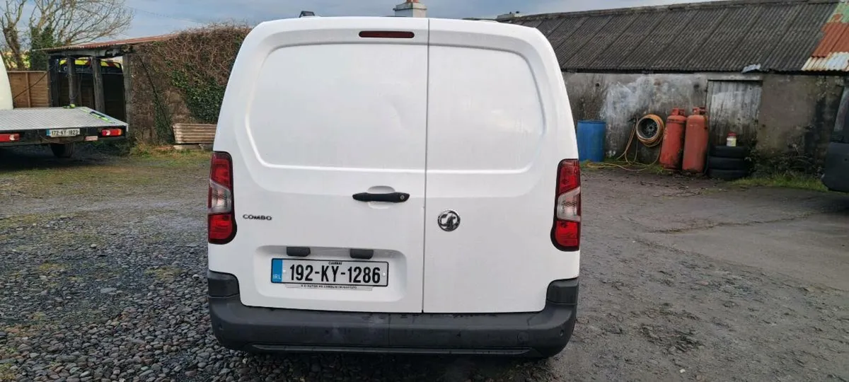 VAUXHALL COMBO €8000 plus vat - Image 4