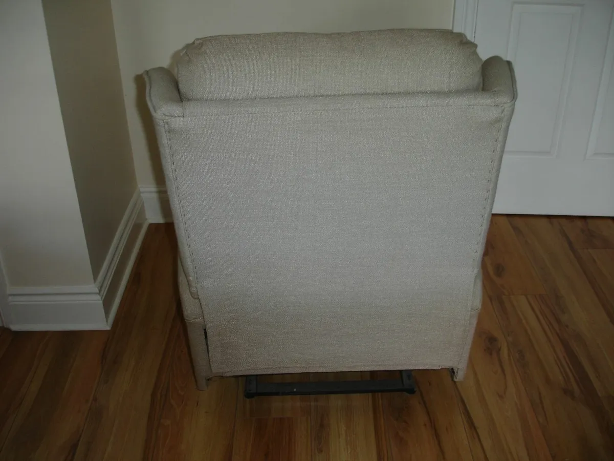 Parker Knoll Recliner - Image 4