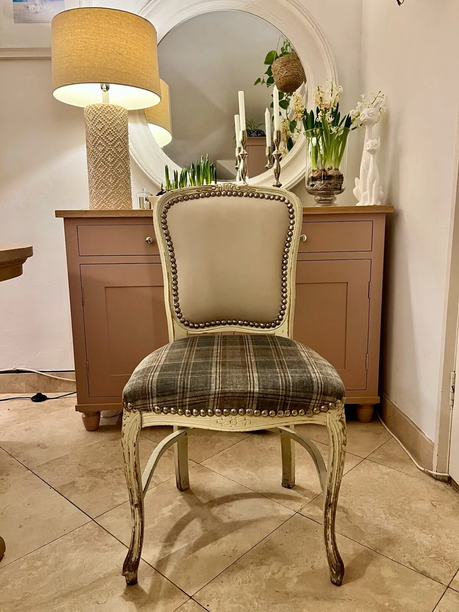 Vintage French fining room chairs - Image 4