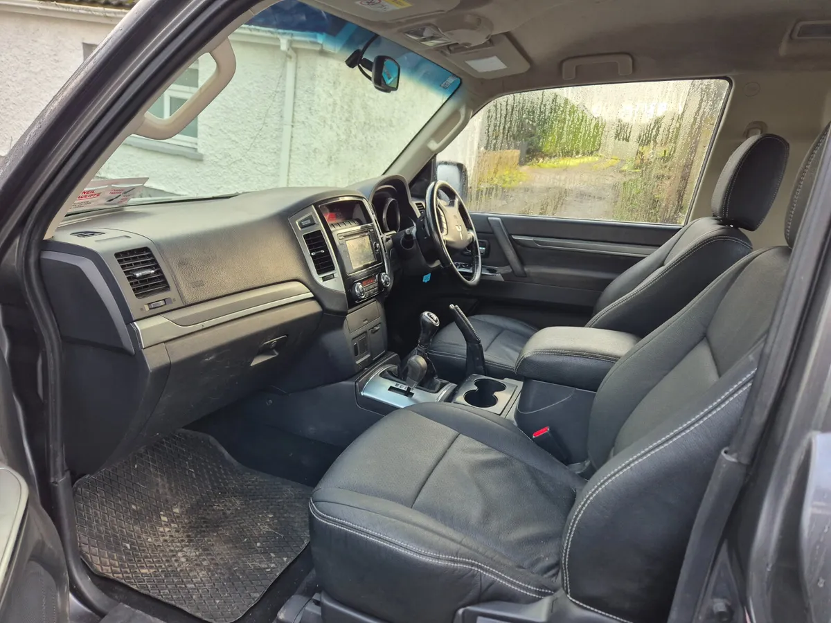 Mitsubishi Pajero 2018 - Image 3