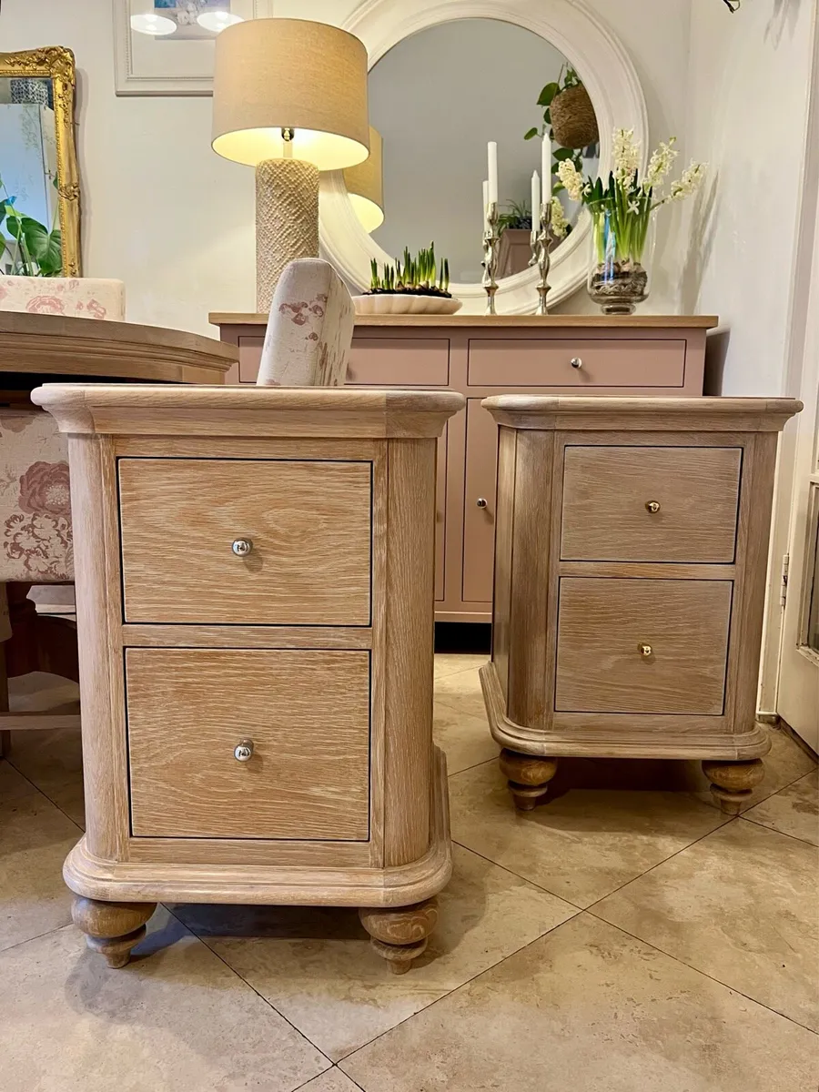 Oak bedside tables - Image 2