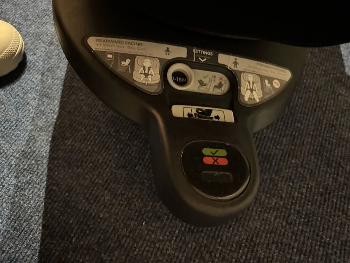 Joie 360 spin car seat - Image 2