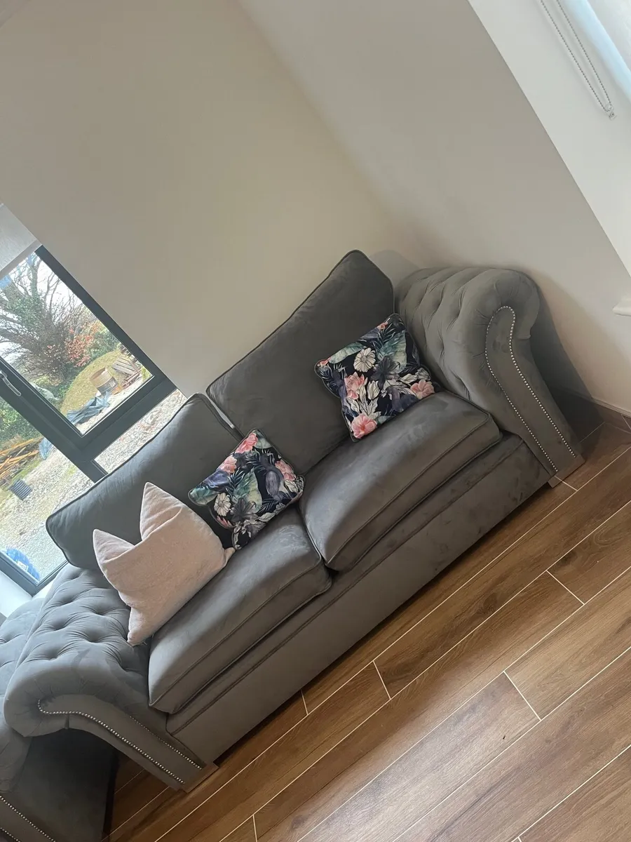 3-Piece Sofa Set – Excellent Condition - Image 1