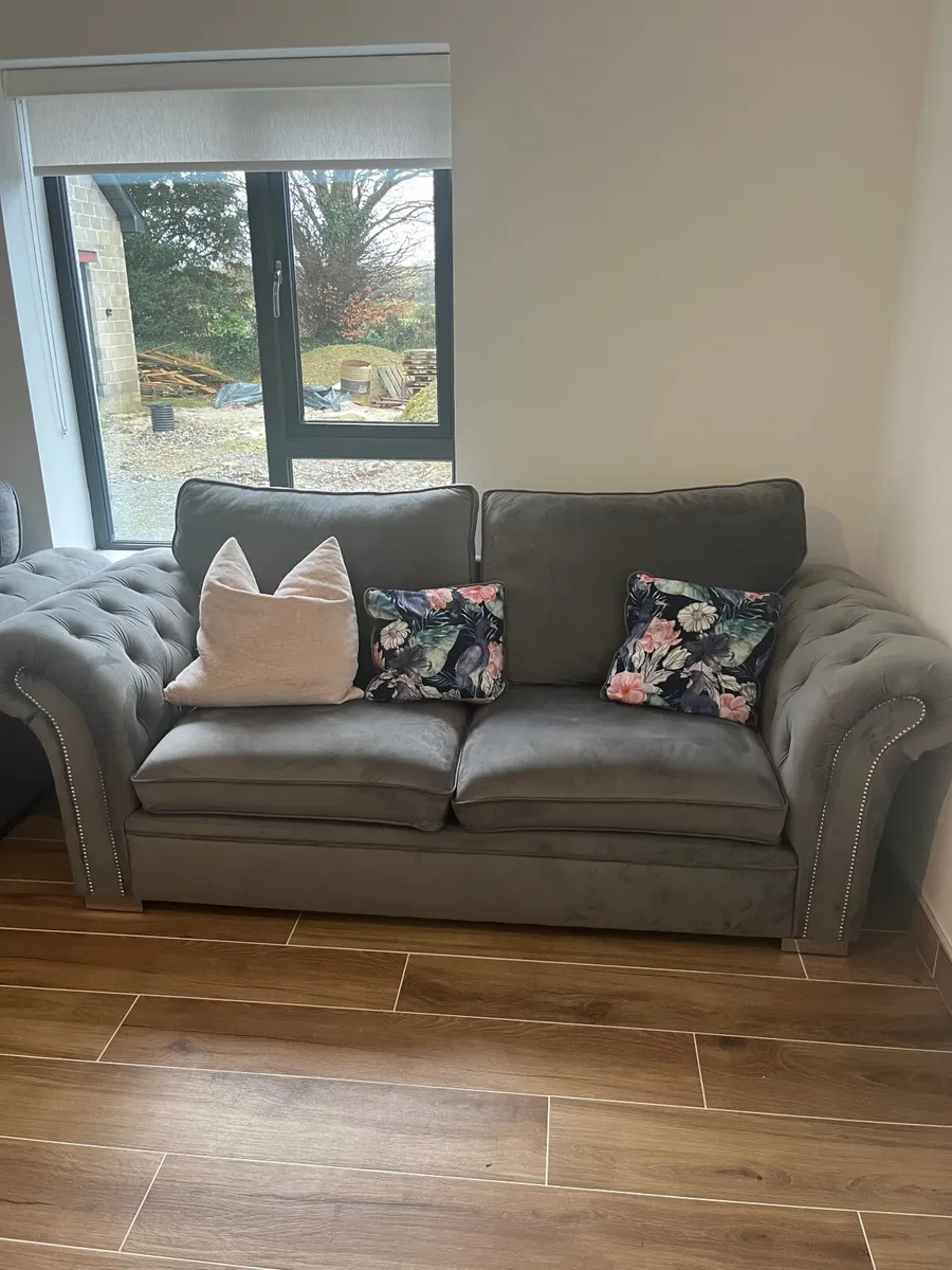 3-Piece Sofa Set – Excellent Condition - Image 4