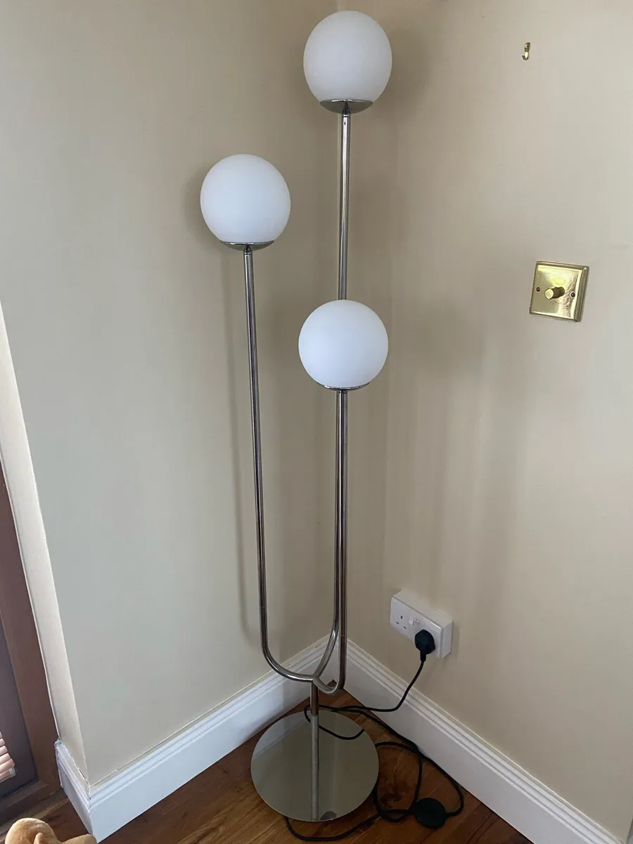 Floor lamp