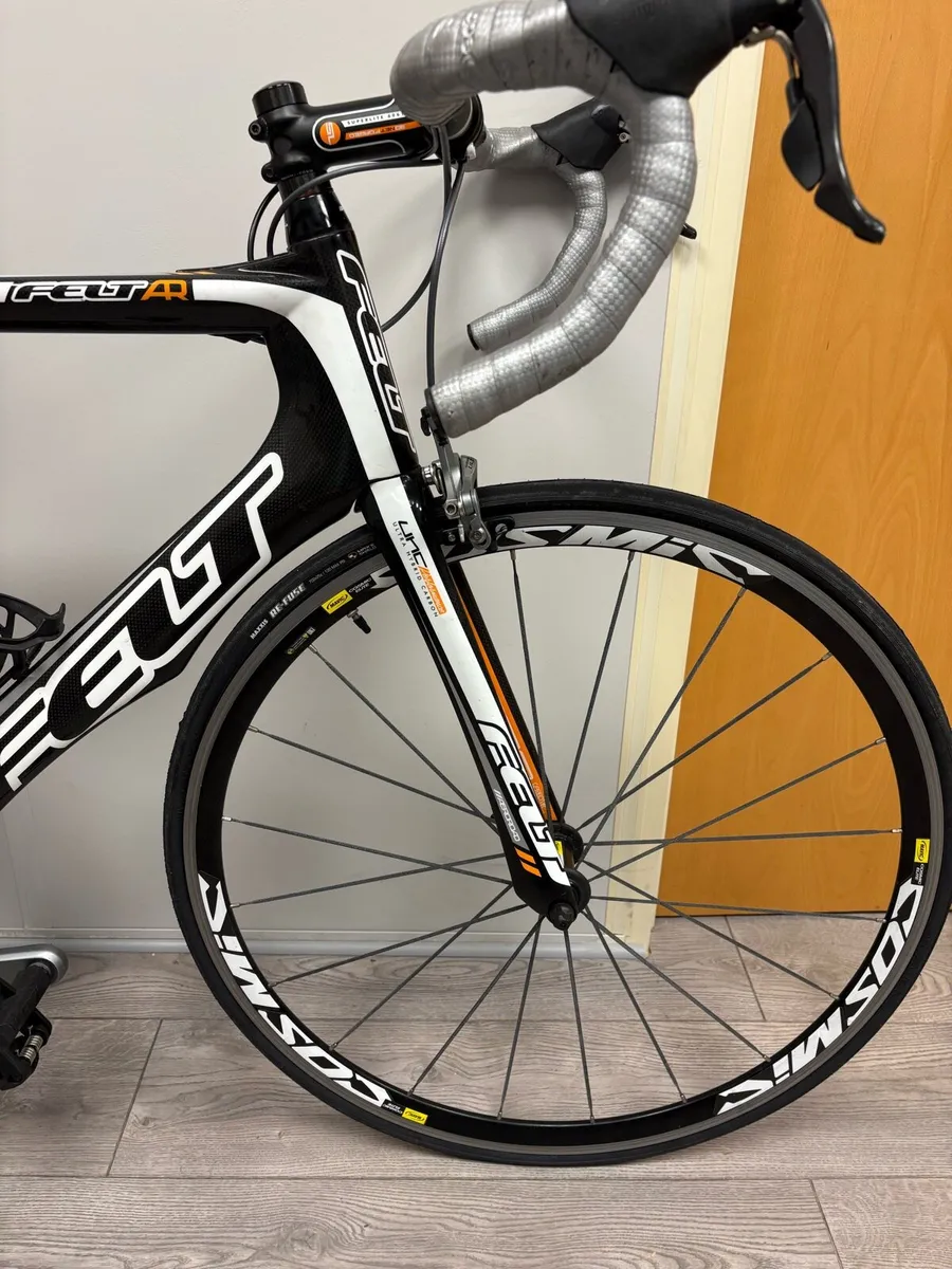 Felt Aero Full Carbon Road Bike - Image 3