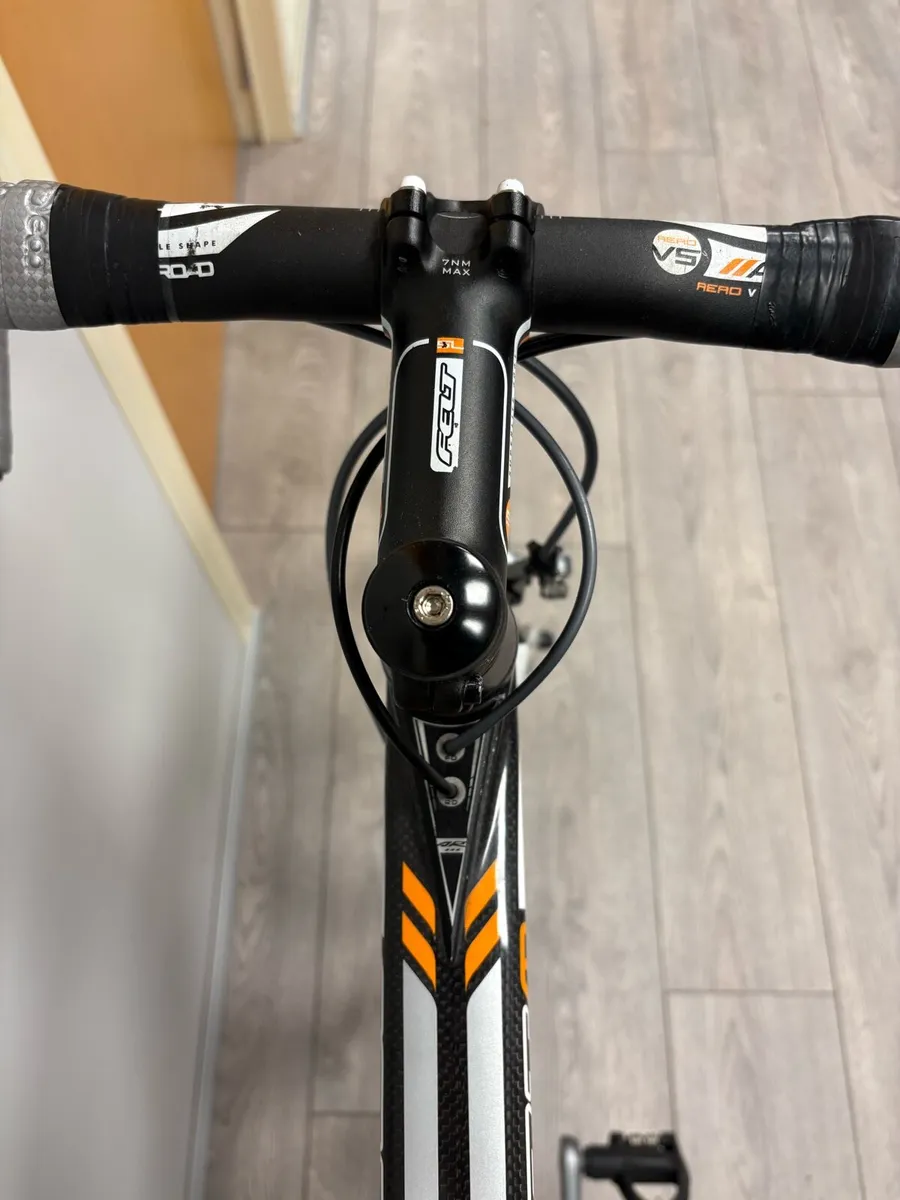 Felt Aero Full Carbon Road Bike - Image 4