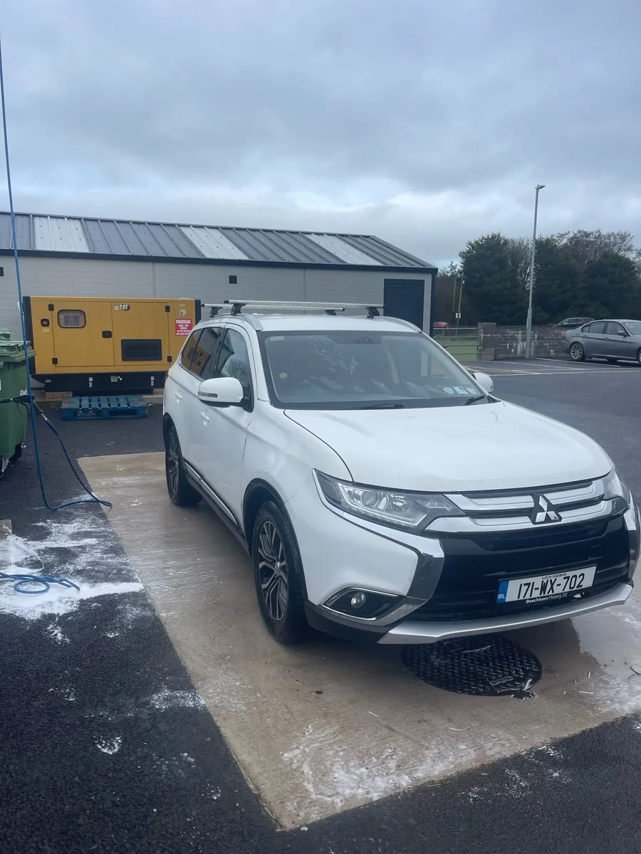 Mitsubishi Outlander Commercial - Image 3