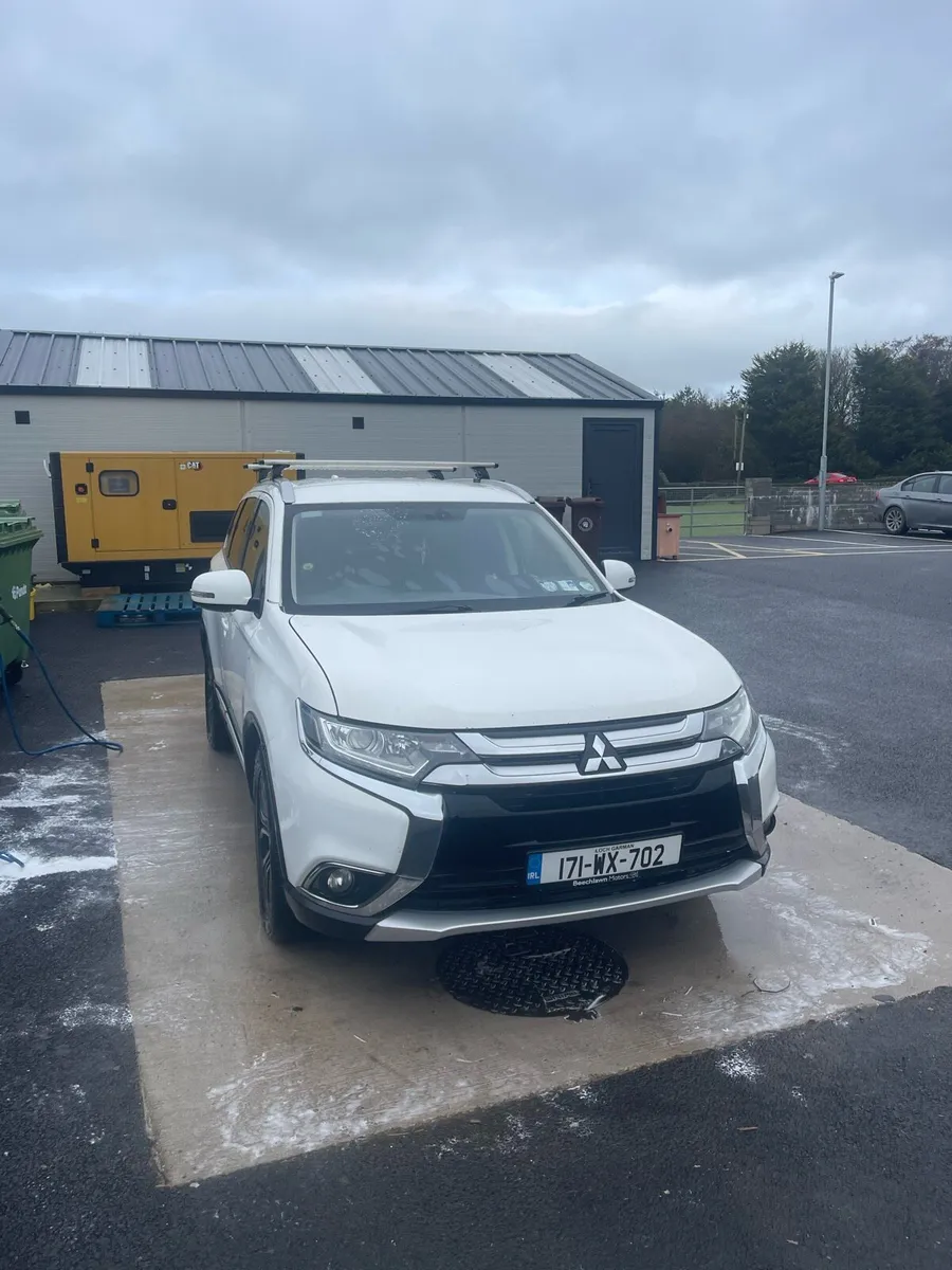 Mitsubishi Outlander Commercial - Image 4