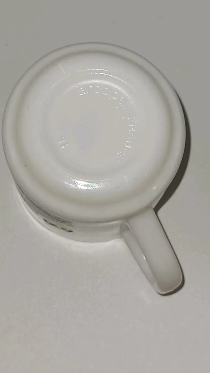 Vintage Arcopal child's mug - Image 4