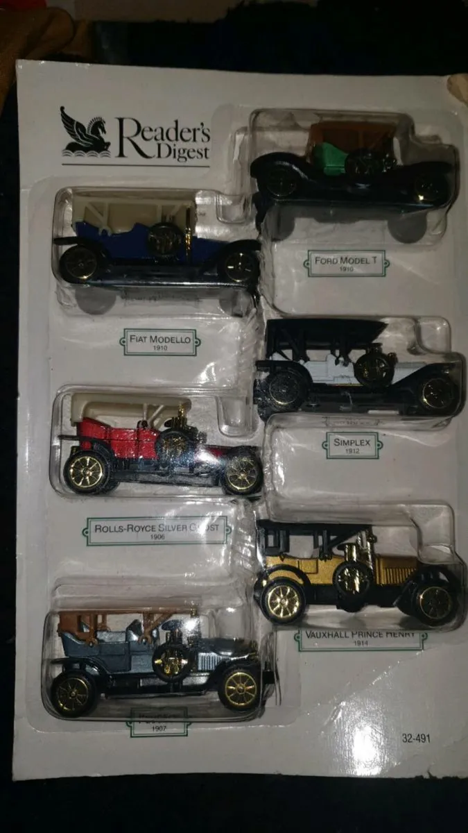 VINTAGE MINIATURE .DIE.CAST SET