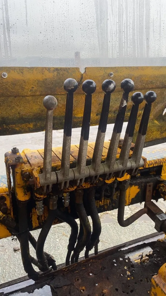 Chest valve for Massey Ferguson 50b - Image 1