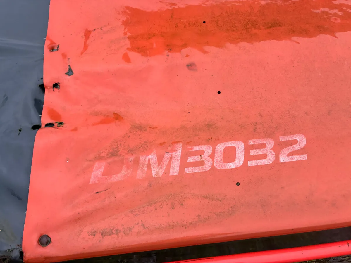 2018 kubota 3032 centre pivot mower - Image 4