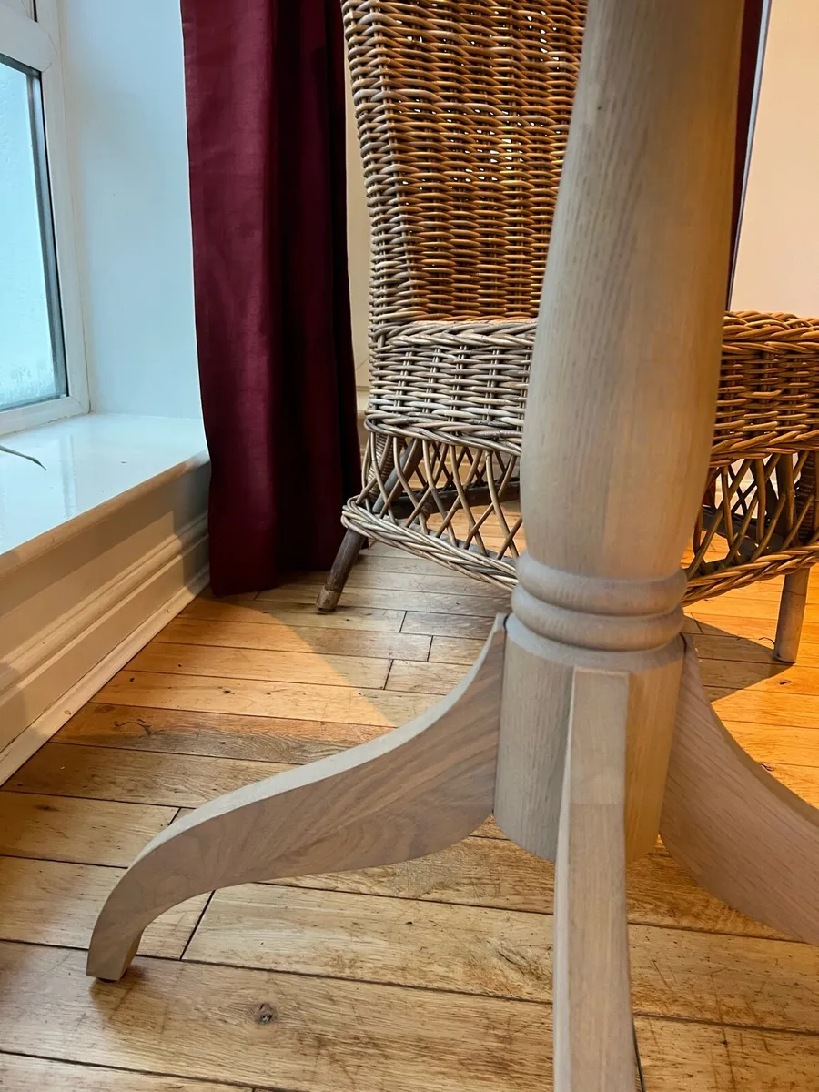 Neptune Sheldrake dining table&Coach house chairs - Image 4