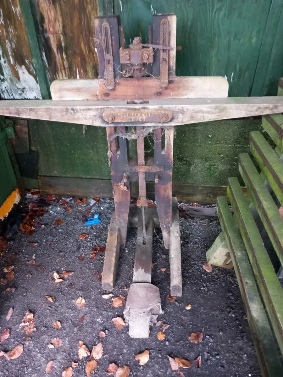 Collection of antique farm machanery - Image 4