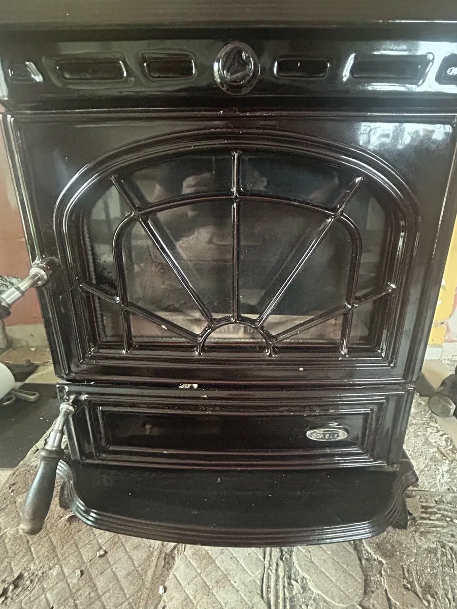 Stove with back boiler - Image 1