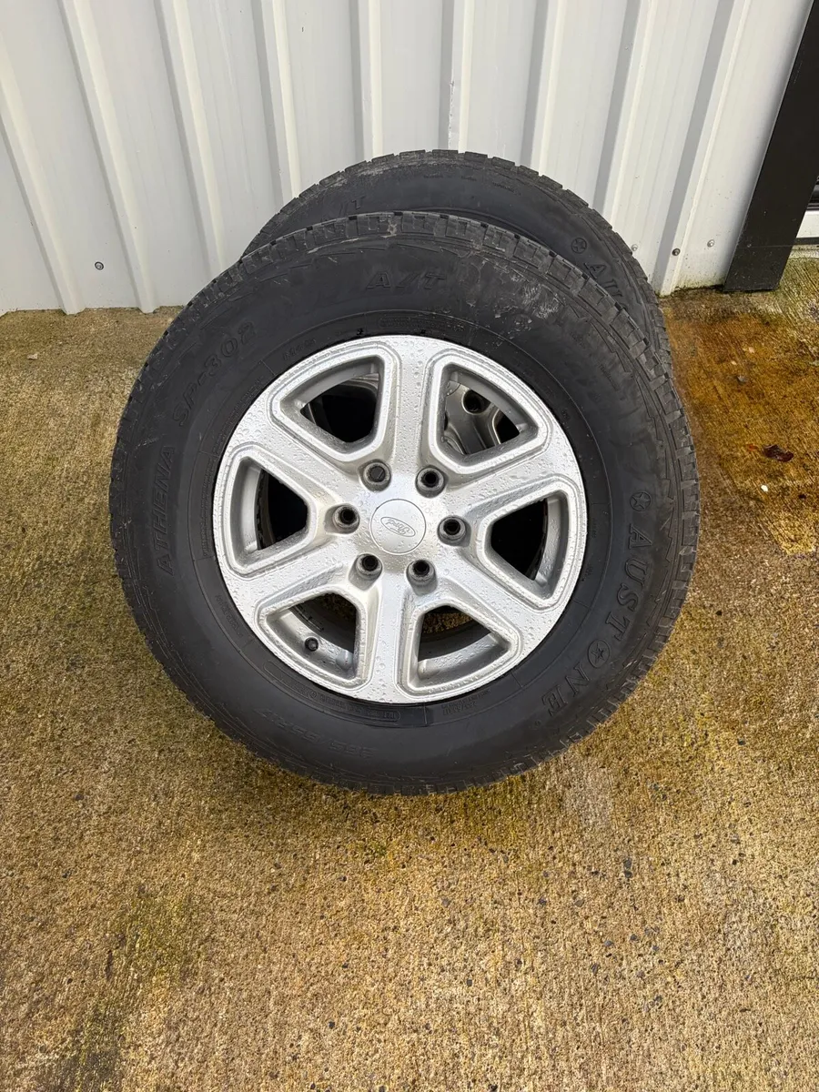 2 Sets of alloys with tyres - Image 3