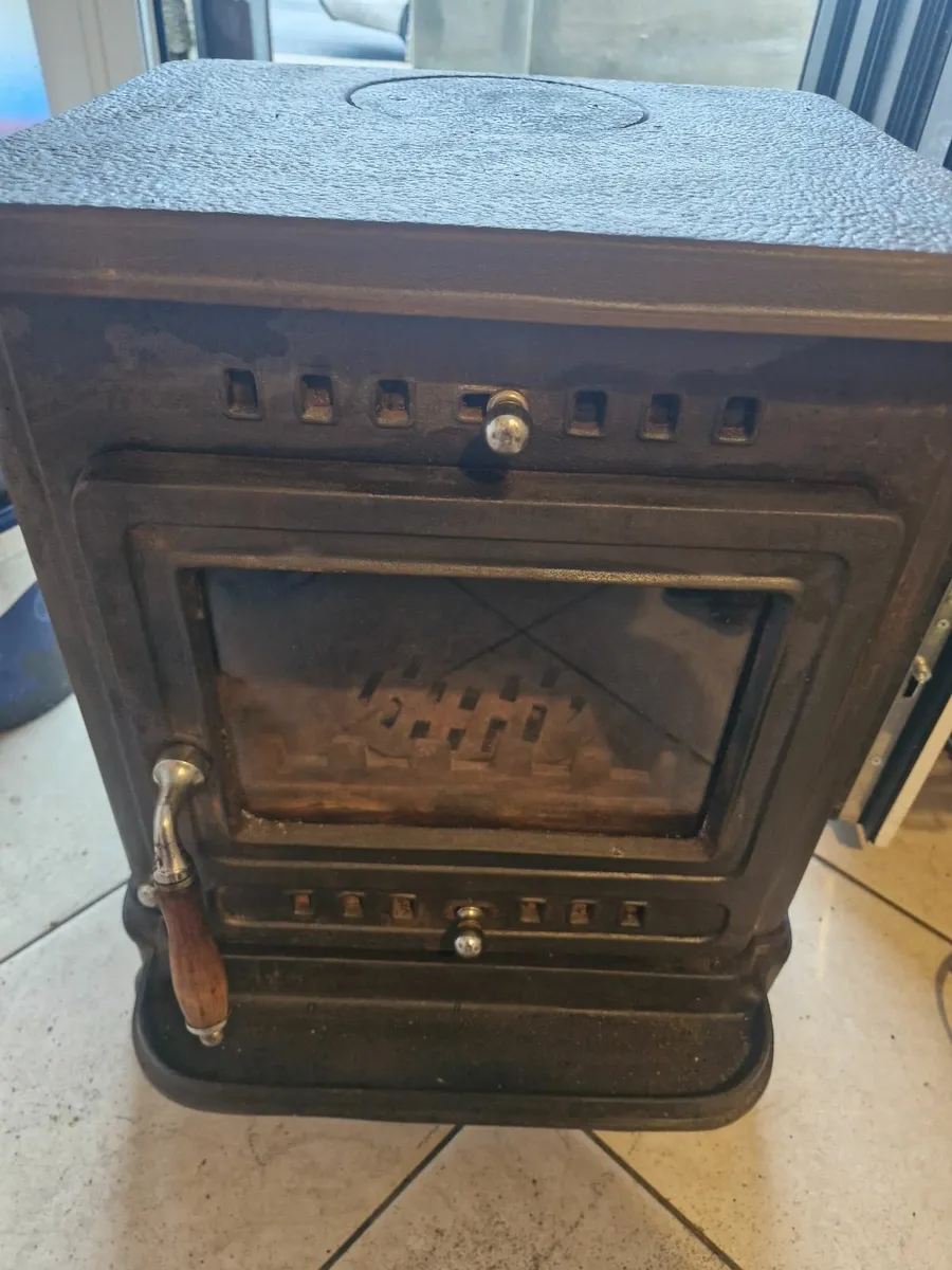Stove - Image 1