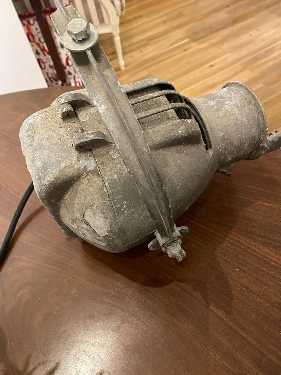 Old theatre lights - Image 4