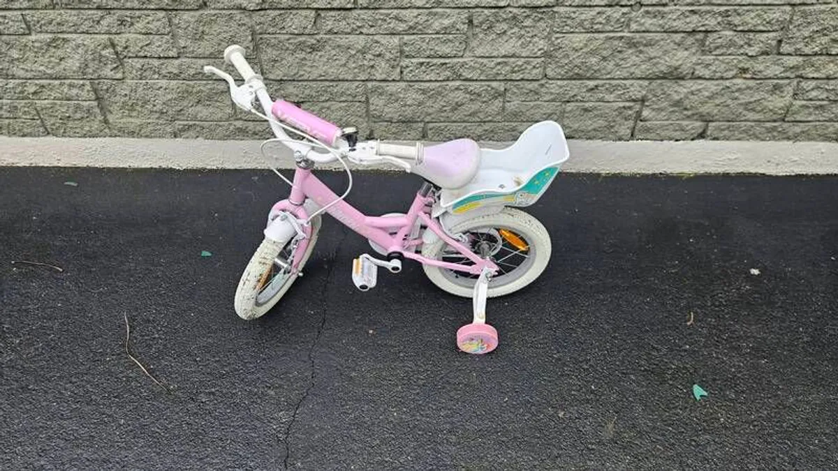 Kids 14 inch bike - Image 2