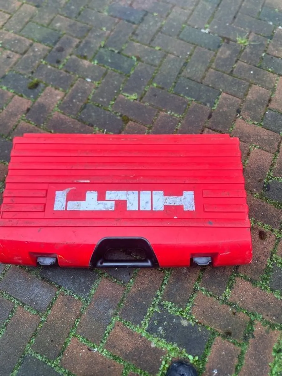 HILTI  TE 1000 rock breaker - Image 1