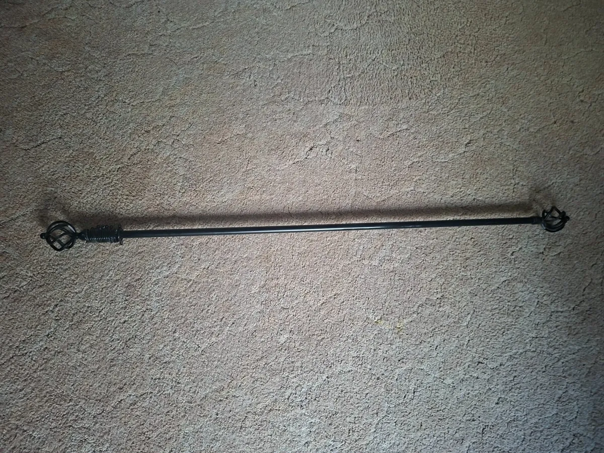 Extendable Curtain Pole