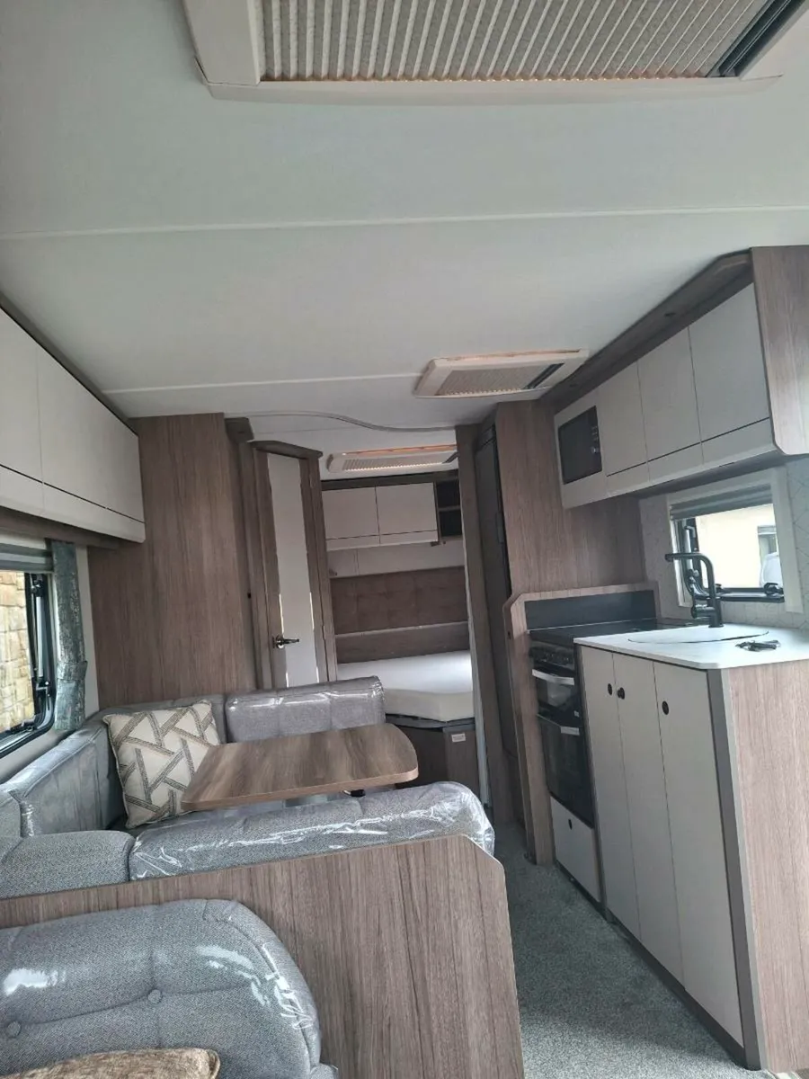 2025 coachman acadia 660 8 foot wide €37500 - Image 3