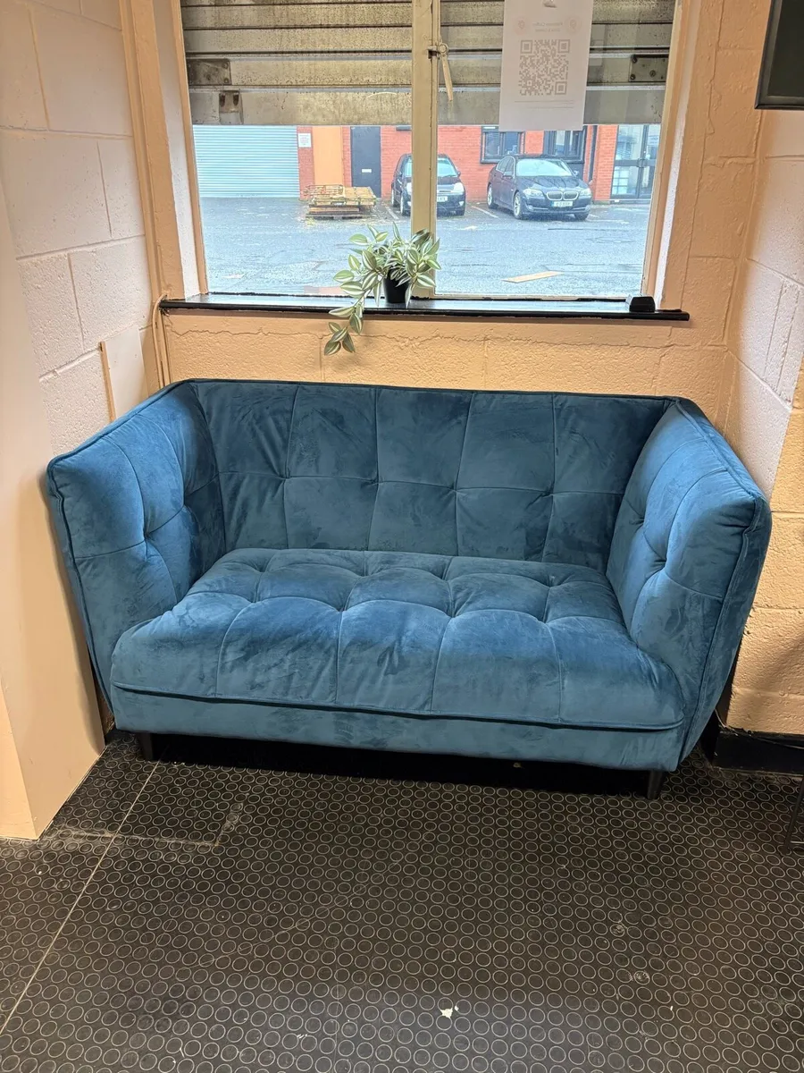 2 seater sofa (little use) - Image 2
