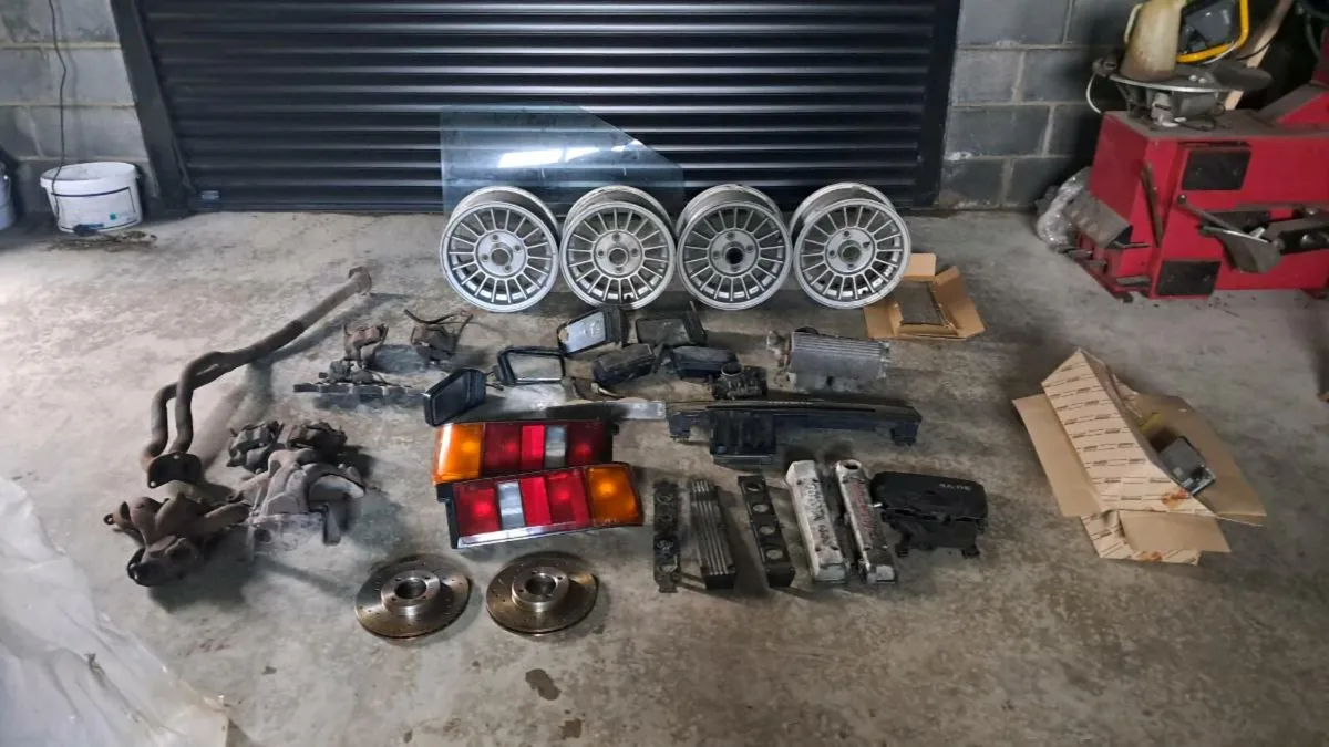 Toyota  twincam 16 v - Image 1