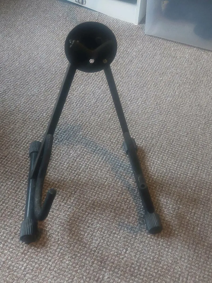 Guitar stand - Image 2
