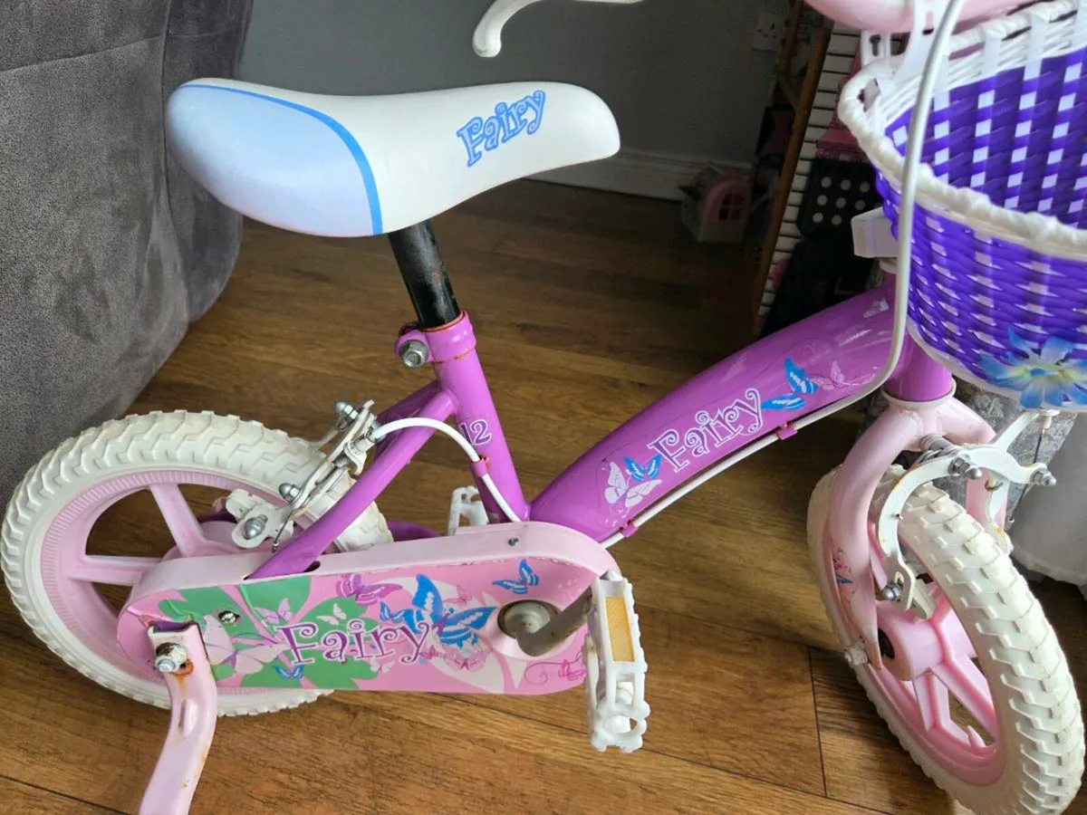 Girls  bike - Image 1