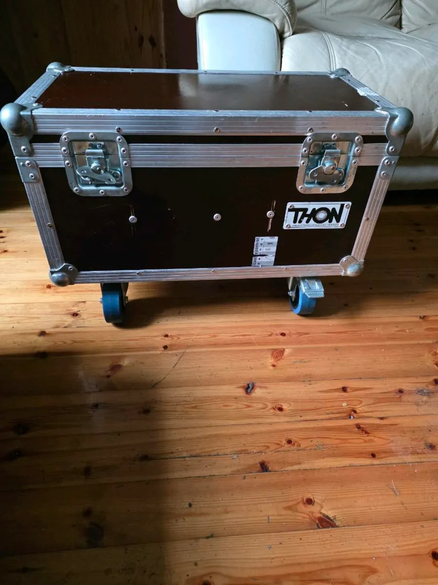 Thon Accessory and Flight Case - Image 1