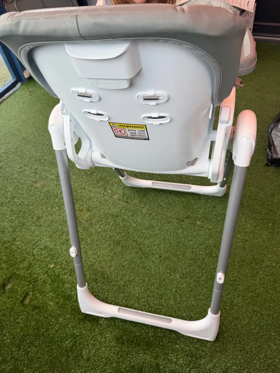 Miniuno yumo plus 2 adjustable height high chair - Image 4