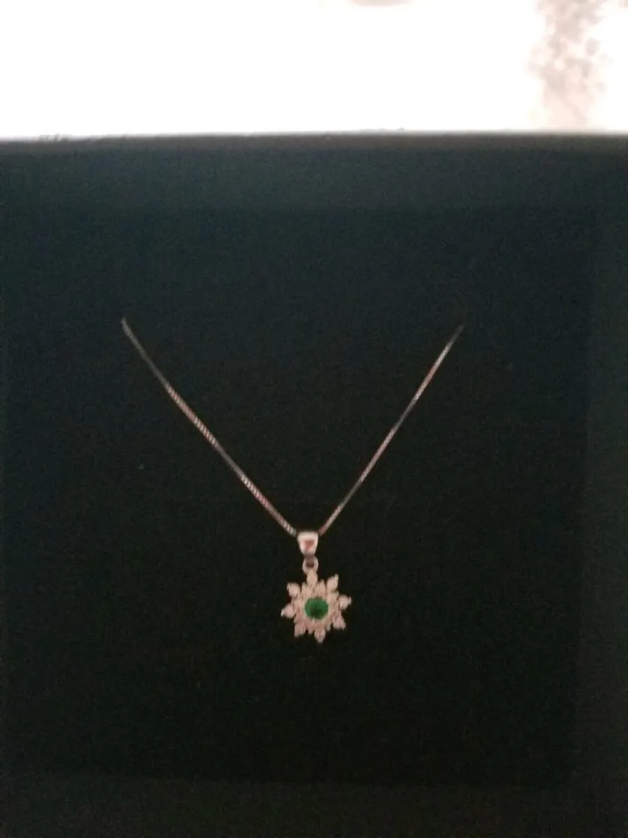 Silver chain and pendent - Image 2