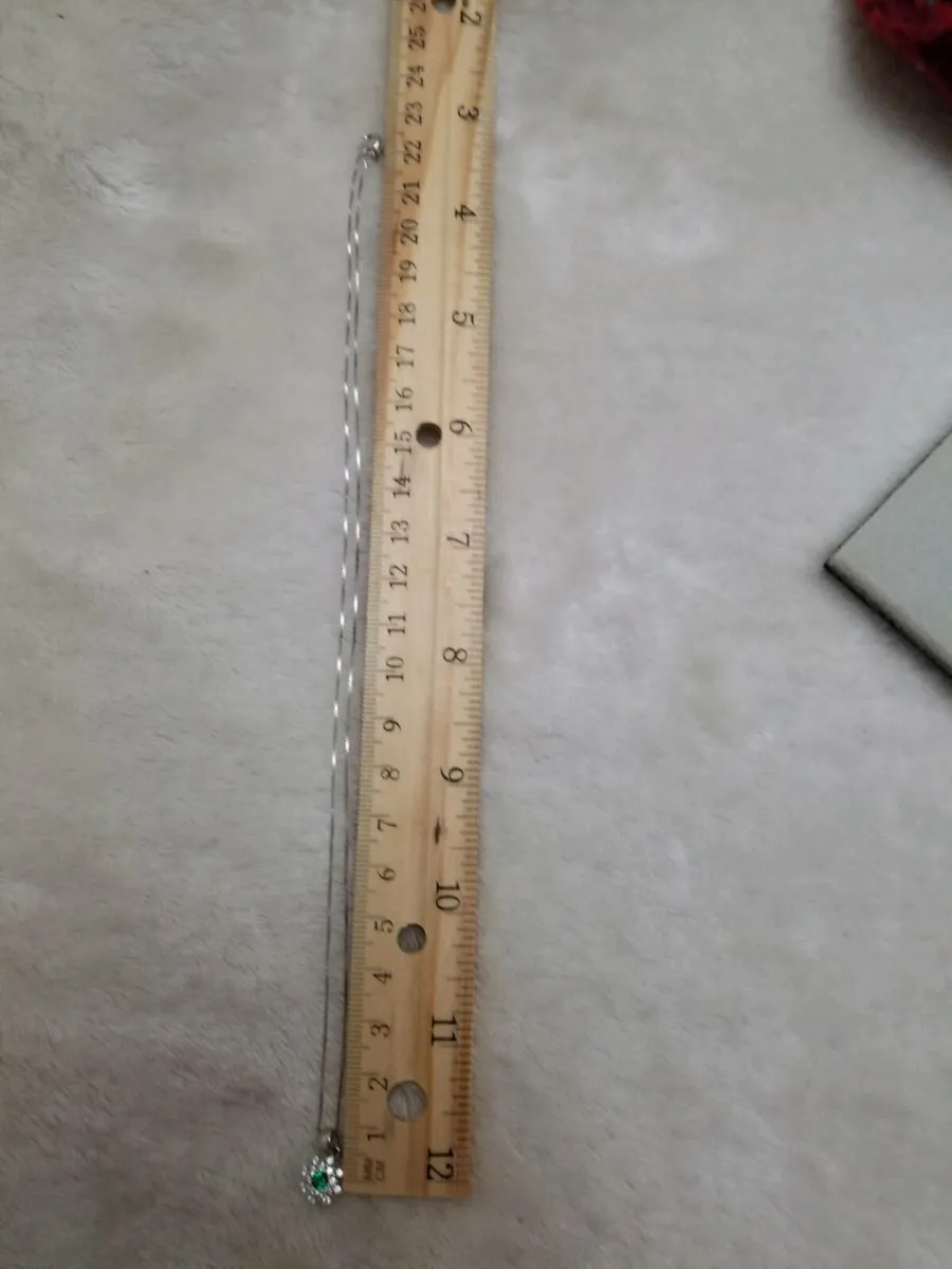 Silver chain and pendent - Image 3