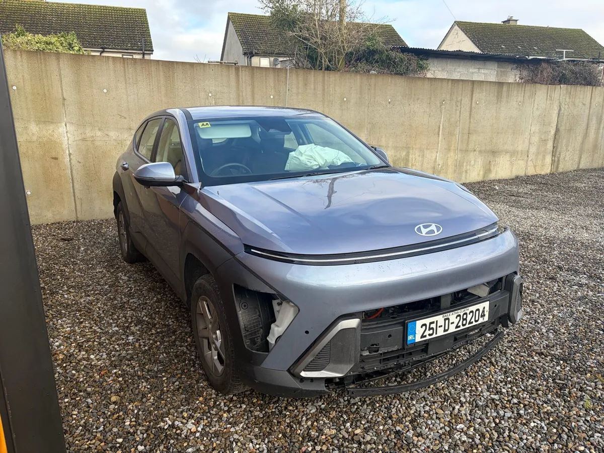 2025 Hyundai kona hybrid damaged - Image 1