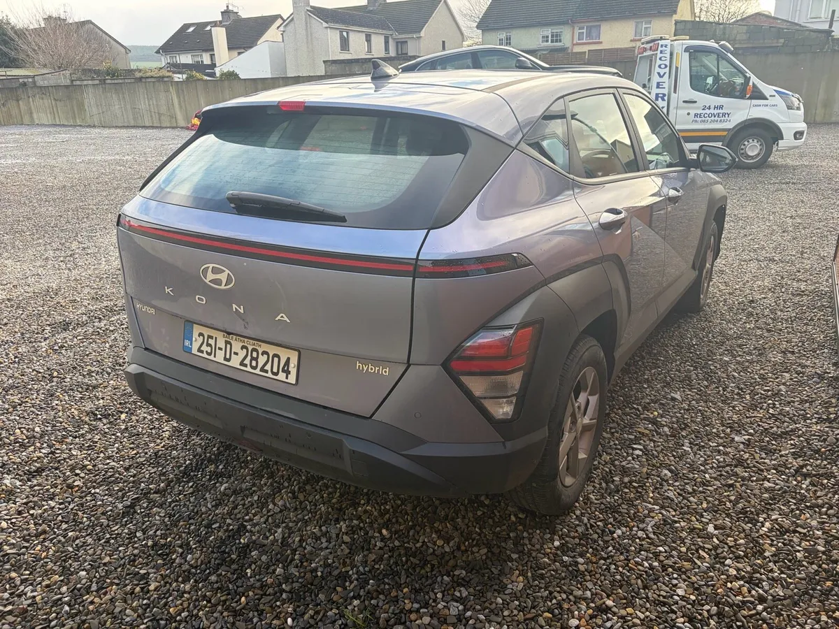 2025 Hyundai kona hybrid damaged - Image 4