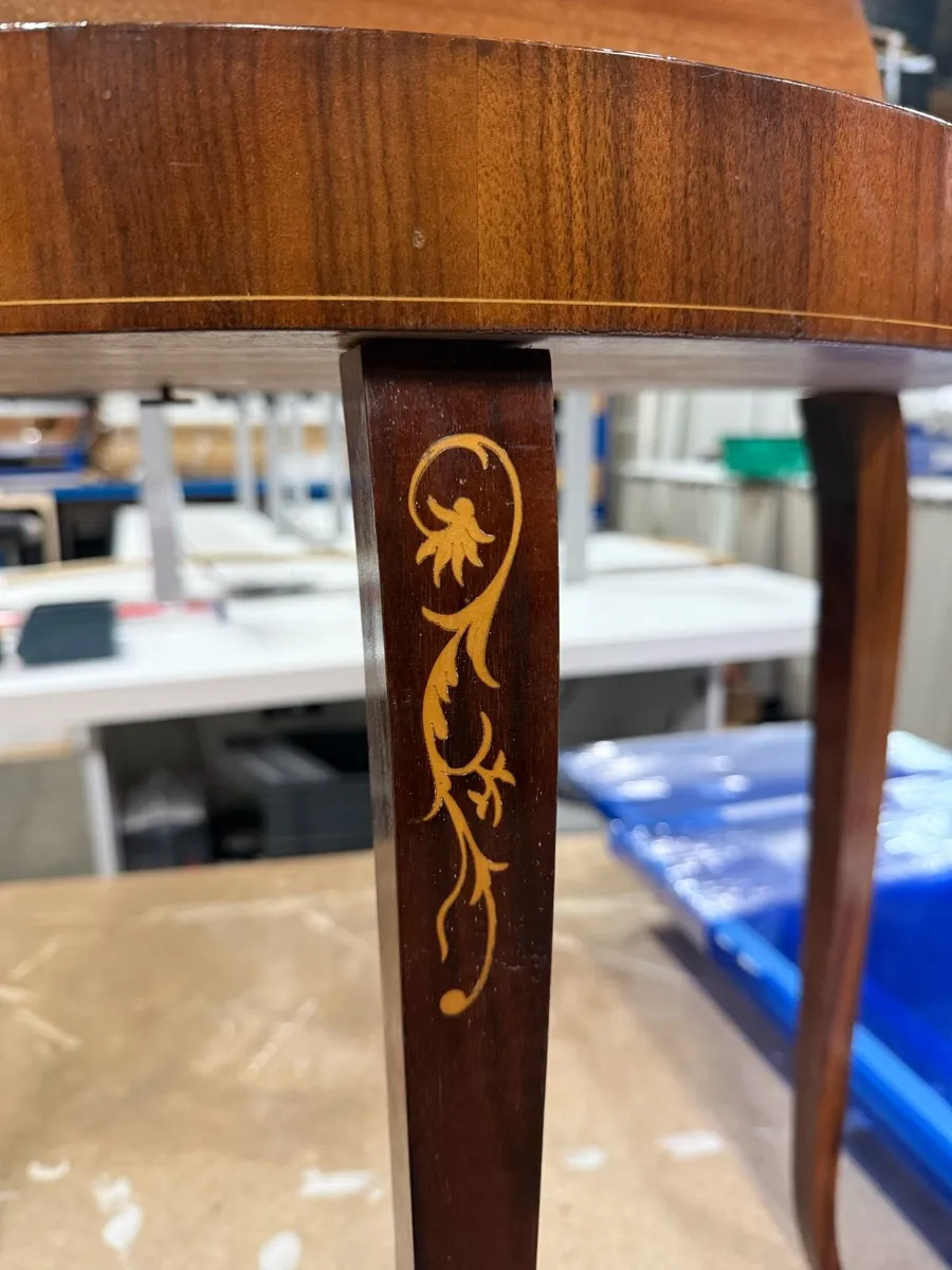 Wood inlay music box table - Image 3