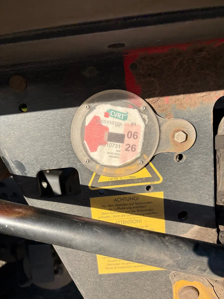 Schmitz Fridge Trailer - Image 4