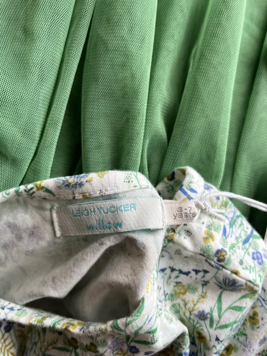 New Leigh Tucker dress 6-7 years - Image 3