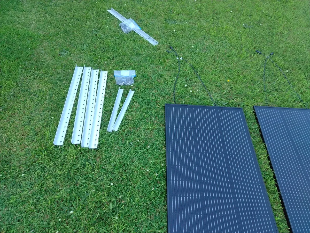 Set of x2 100 Watt Ecoflow Solar Panels €180 - Image 1