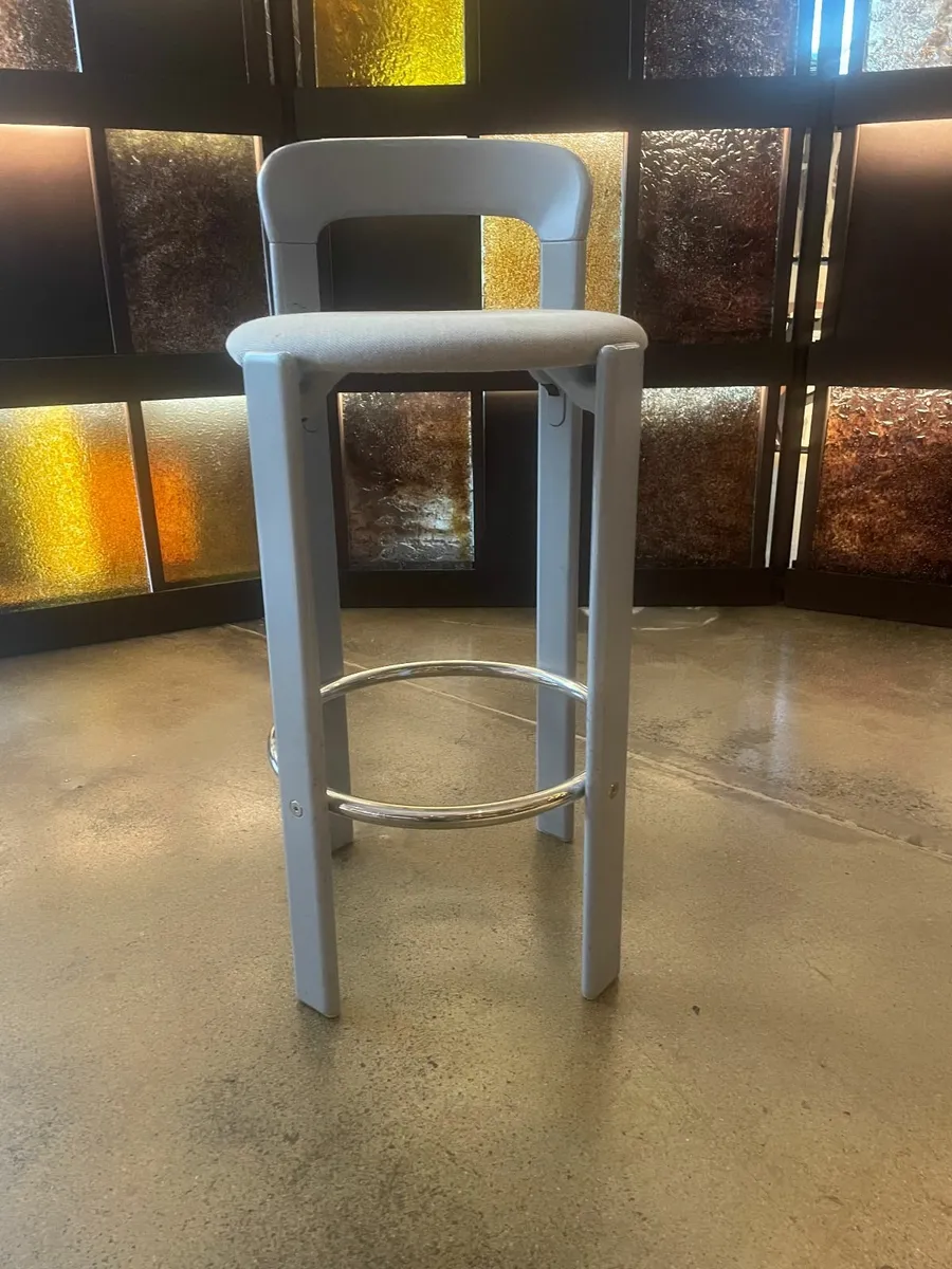 barely used restaurant furniture - Image 1