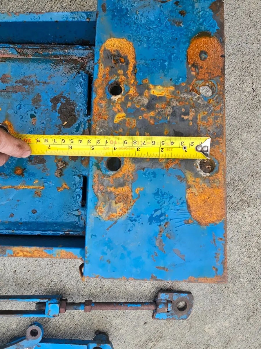 Ford tractor hitch - Image 4