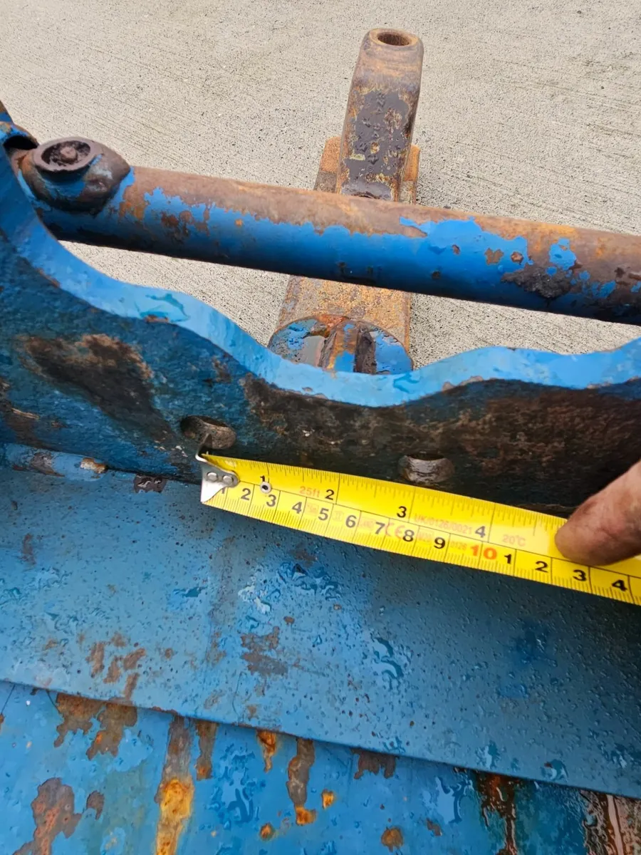 Ford tractor hitch - Image 3