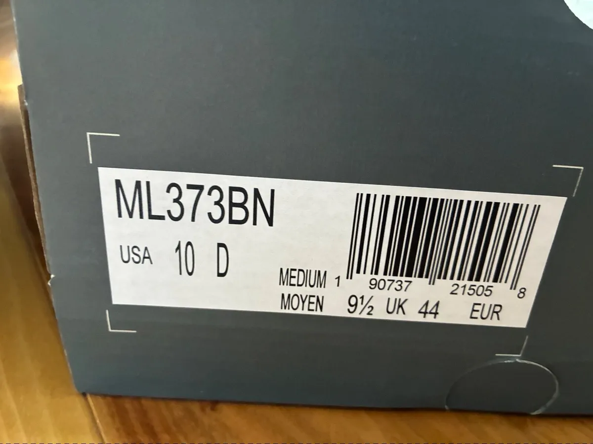 New Balance 373 maroon trainers men - Image 3