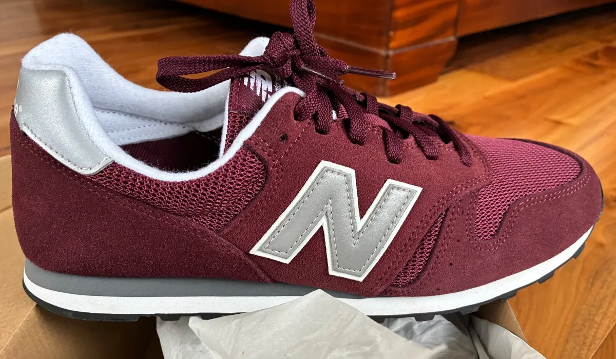 New Balance 373 maroon trainers men - Image 1