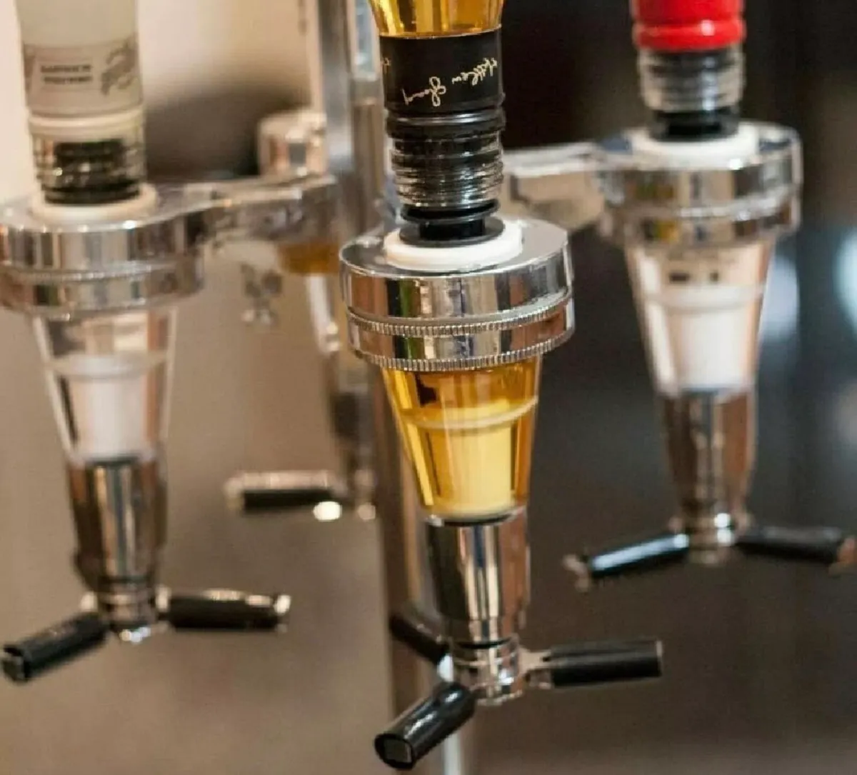 4 Bottle Rotary Drinks Optic Dispenser NEW - Image 4