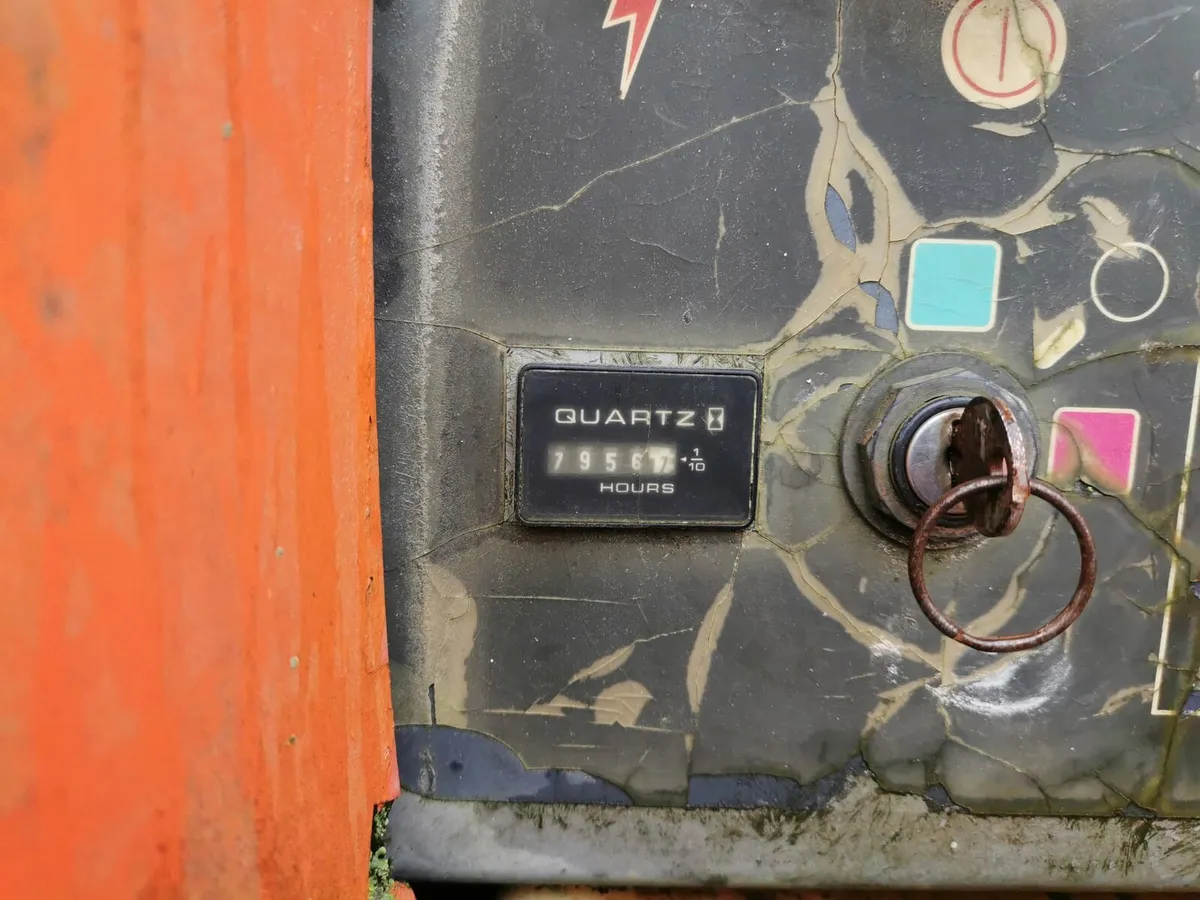 JLG 800aj boom lift - Image 4